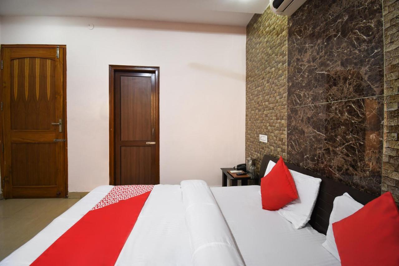 Una  Oyo 67033 Hotel Sahil Plaza מראה חיצוני תמונה